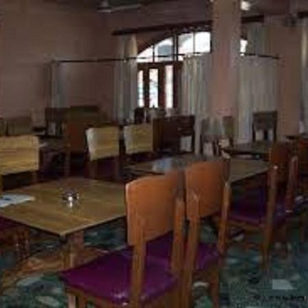 Hotel Azad Durgjan 외부 사진